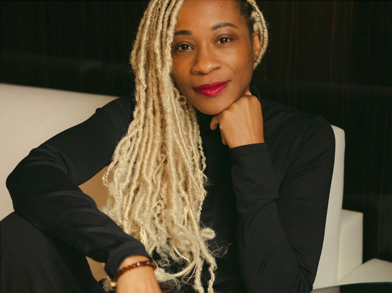PORTRAIT DE VIRGINIE BAPAUME : FONDATRICE DE 23BEAUTY PARIS