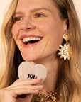Le Gua Sha Cœur de Pierre (100% Quartz Rose) draine en profondeur le système lymphatique, lisse les rides, raffermit et redéfinit les contours du visage.