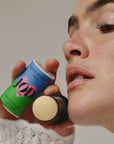 Le soin réparateur et régénérant pour un teint radieux et des traits reposés au réveil. Ce baume de nuit associe des complexes d'actifs puissants (Belle de Nuit + Caféine, Hibiscus + Renouée du Japon) pour renforcer le renouvellement cellulaire et lutter contre les effets du vieillissement naturel. 