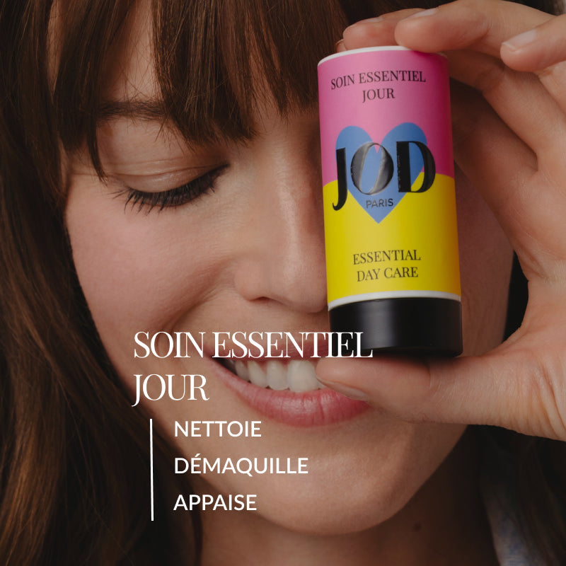 Le bouclier protecteur intensément hydratant pour une peau éclatante toute la journée. Cette crème de jour associe 4 complexes d&#39;actifs végétaux puissants pour hydrater la peau durablement, lutter contre les effets du vieillissement naturel et renforcer la barrière protectrice de la peau.